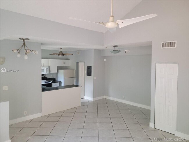 Foto del edificio - 1423 Avon Ln