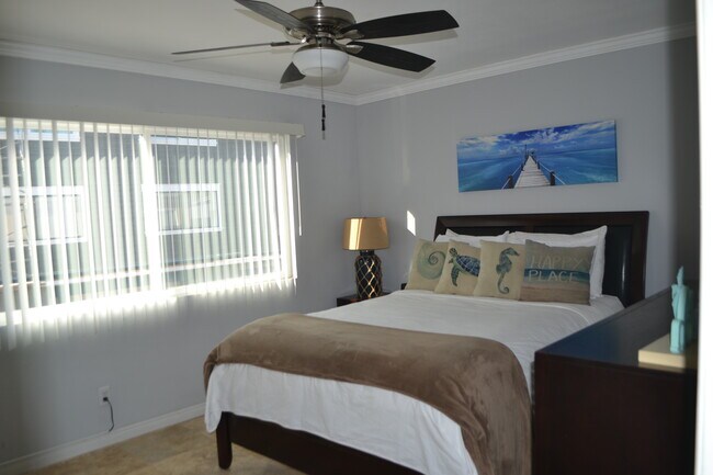 Foto del edificio - 676 Seacoast Dr