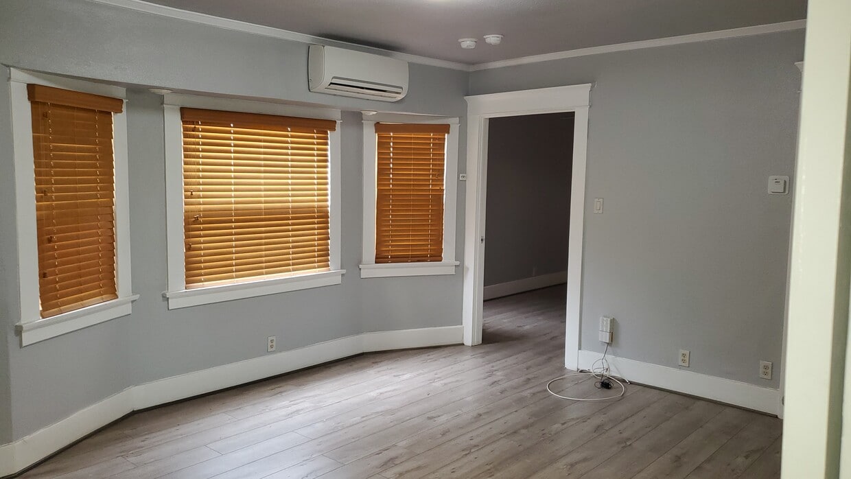 Foto principal - 2223 Terrace Heights Ave