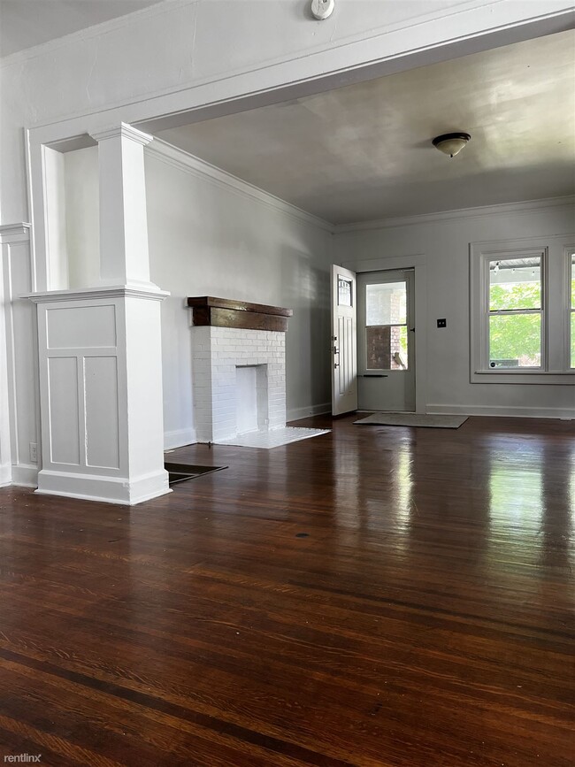 Building Photo - 3 br, 1 bath Duplex - 3127 North Kenwood A...