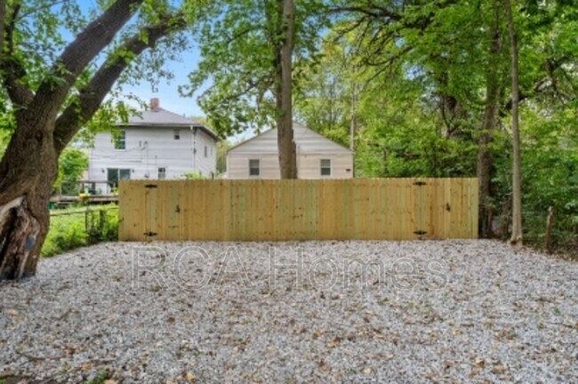 Building Photo - 1447 W Congress Ave