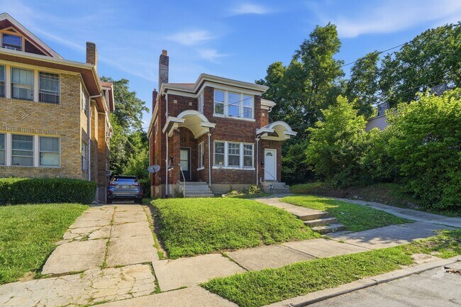 Foto del edificio - 682 Greenwood Ave