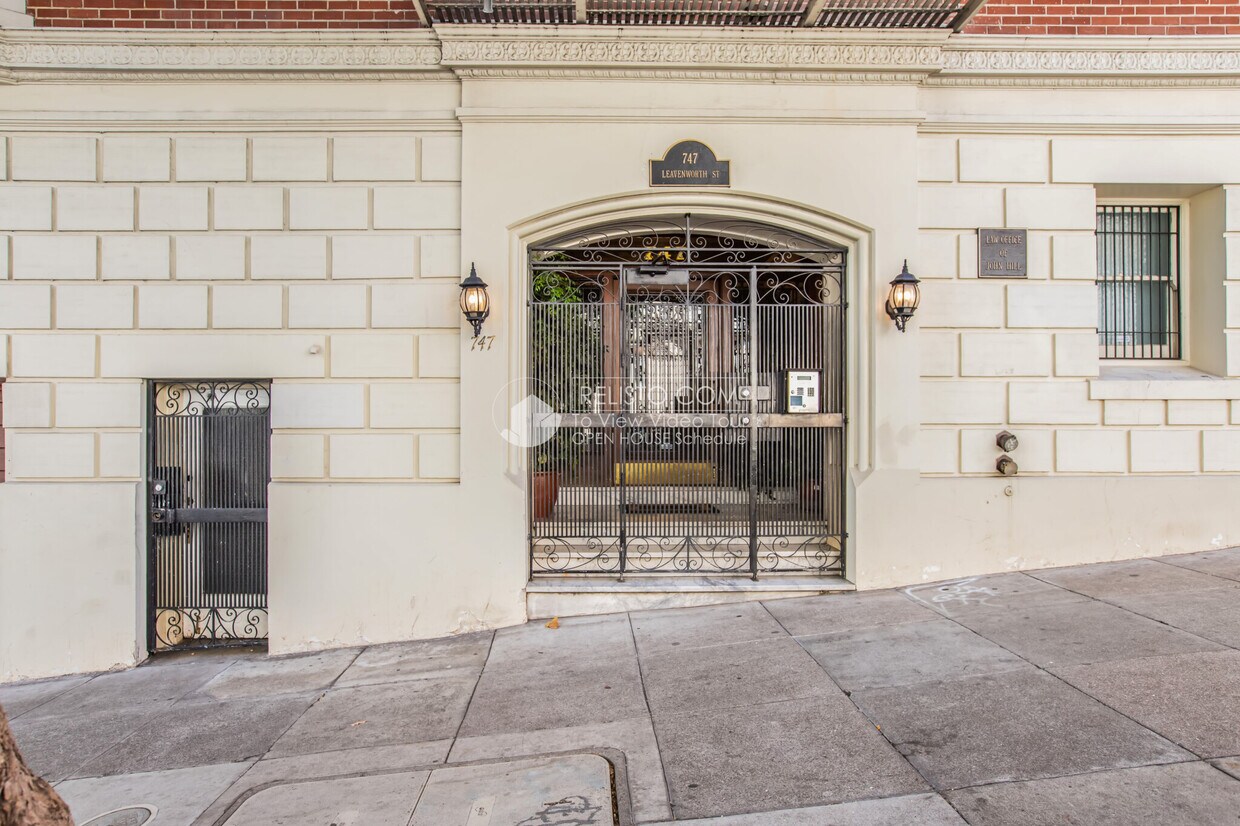 Primary Photo - 747 Leavenworth St