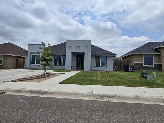 Front4 - 2322 Rio Pecos Dr