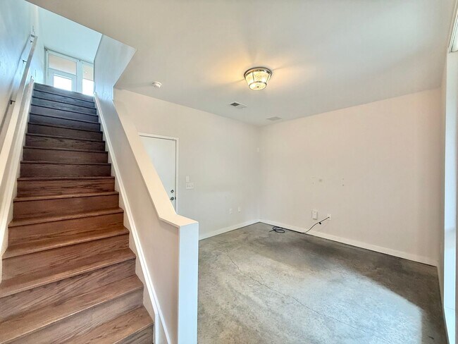 Foto del edificio - Premier 2BD, 2.5BA Downtown Raleigh Townho...