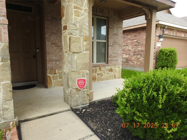 Building Photo - 3667 Raintree Village Dr
