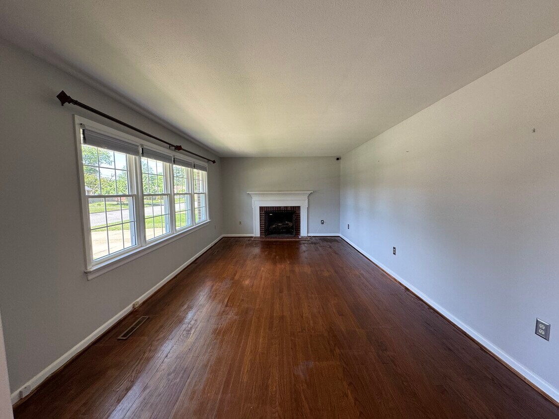 Foto principal - 117 Southerland Dr