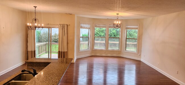 Foto del edificio - 208 Pointe Oakwood Way