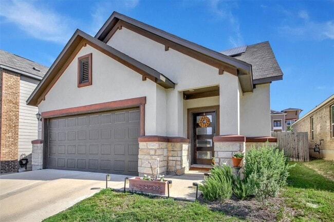 Building Photo - 305 Satsuma Dr