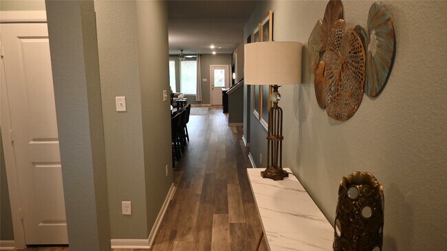 Building Photo - 127 Winged Elm Ct