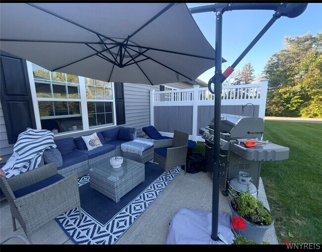 Foto del edificio - 5281-5287 Chestnut Ridge Rd