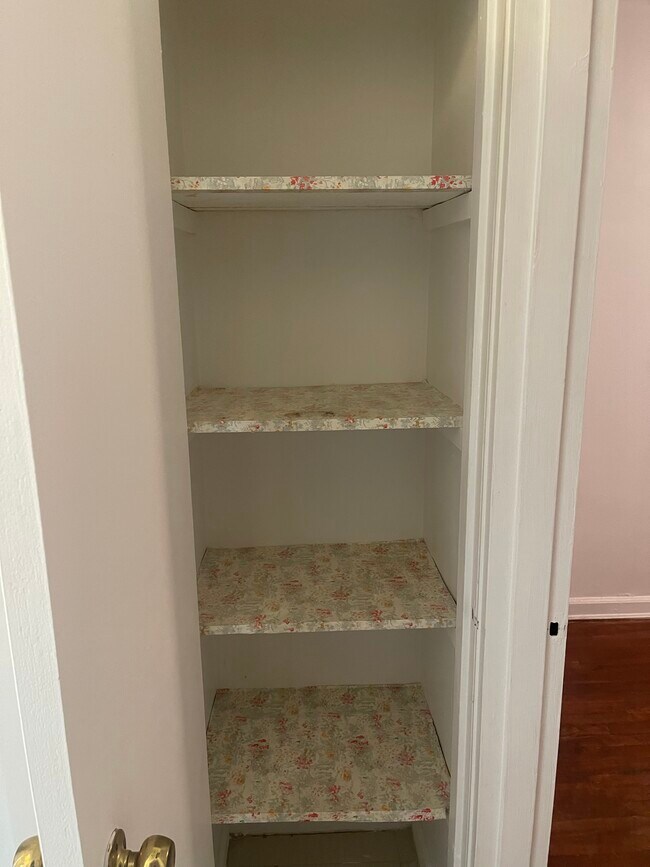 Linen Closet - 1442 71st St