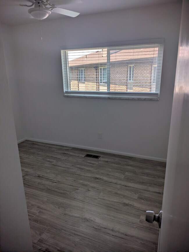 Foto del edificio - 1445 N Amiron Way