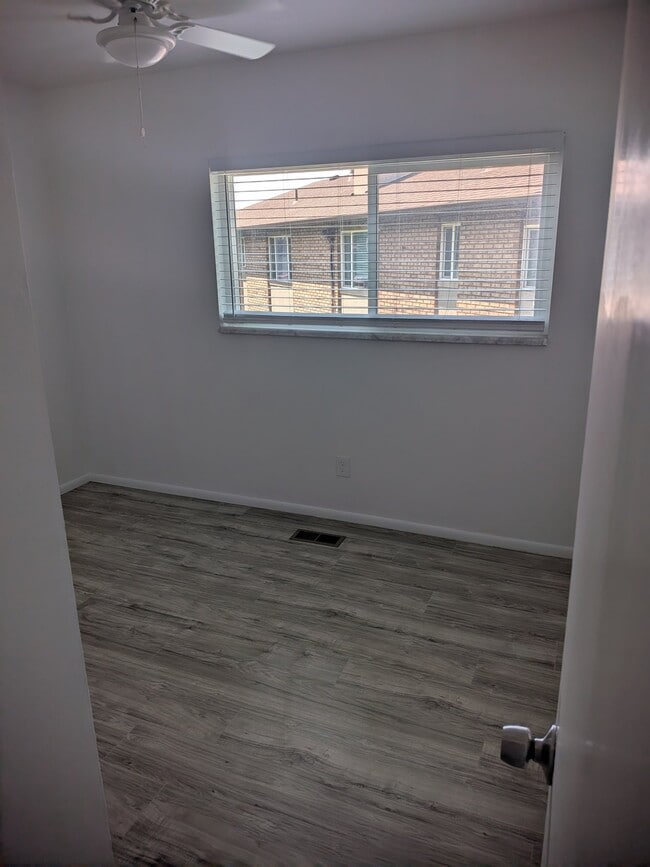 Building Photo - 1445 N Amiron Way