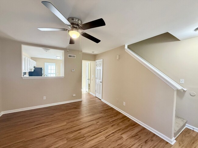 Foto del edificio - 461 Allison St NW