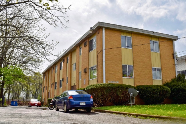 Building Photo - 47 Rhodes Ave