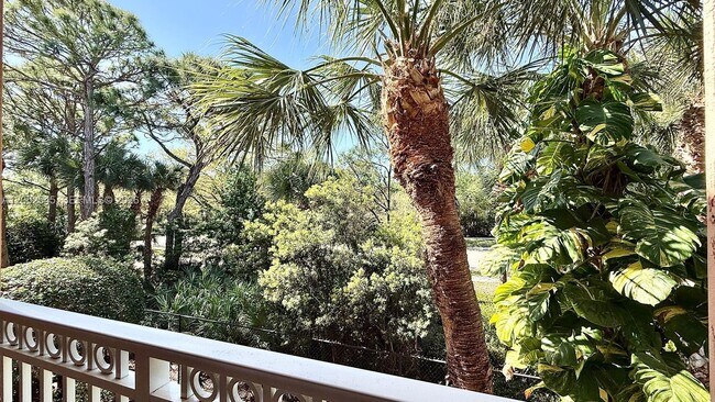 Foto del edificio - 1206 Myrtlewood Cir E
