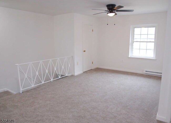 Building Photo - 16 B Lakeside Dr