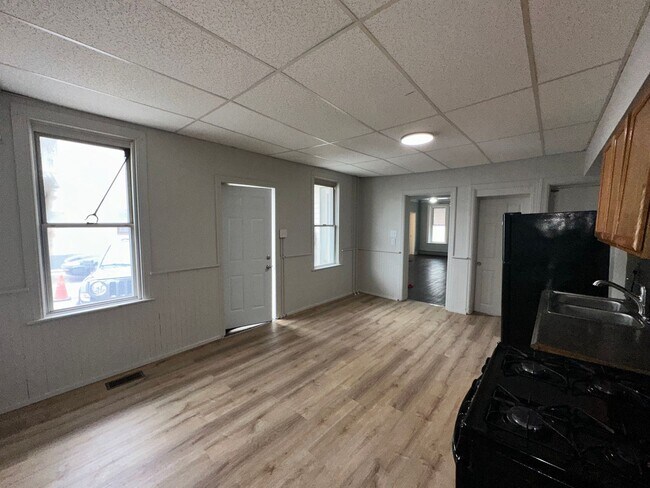 Building Photo - 37 N Franklin St