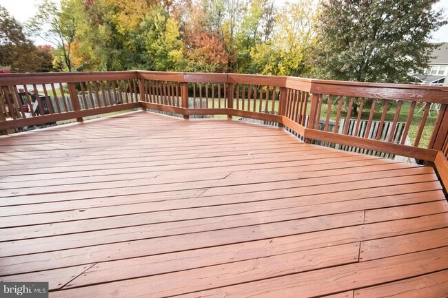 Building Photo - 6 Sandview Ct