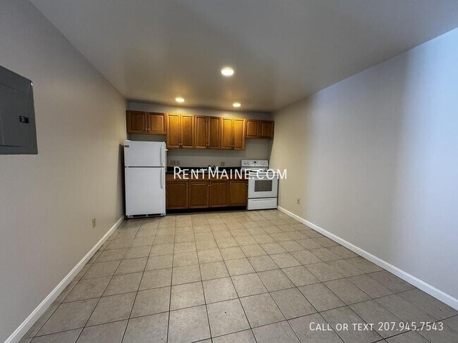 Building Photo - 46 Baker St