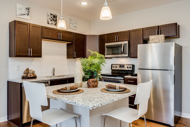 Building Photo - 1118 Litton Ave