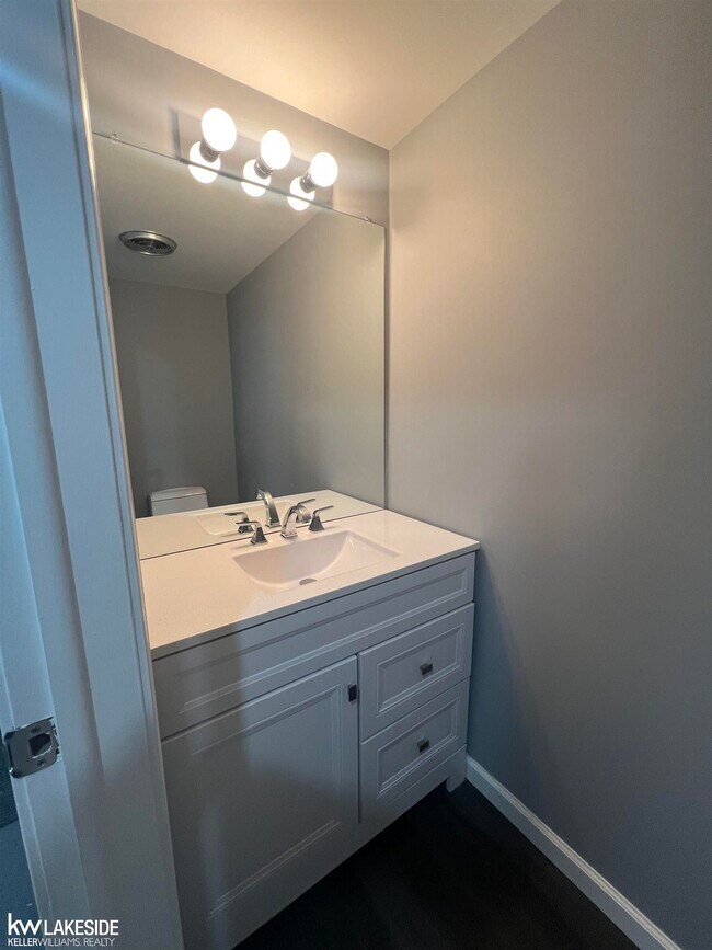 Building Photo - 4460 15 Mile Rd