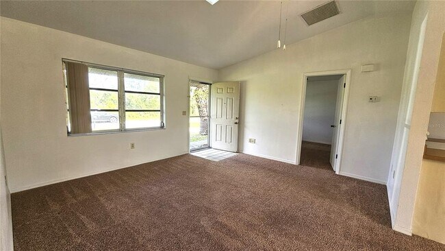 Foto del edificio - 6462 Mechler St