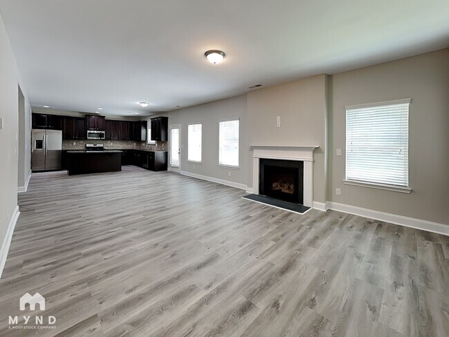 Foto del edificio - 5744 Savannah River Rd