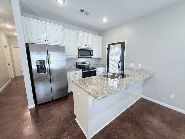 Building Photo - 104 Private Rd 4017