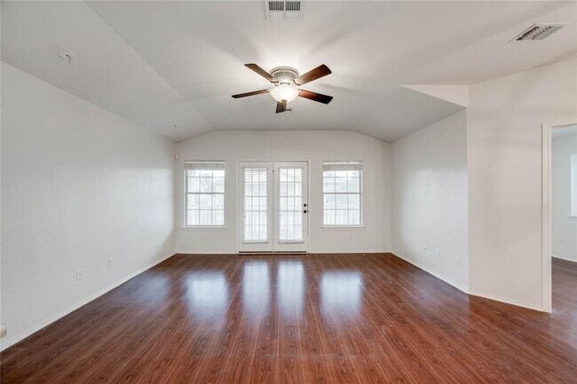 Building Photo - 16100 S Great Oaks Dr