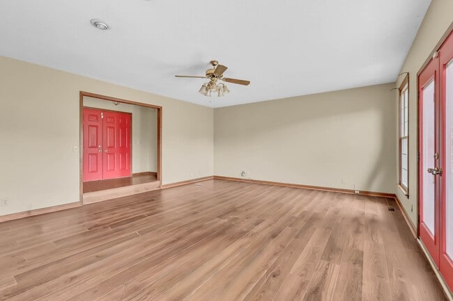 Building Photo - 532 Brentwood Cir