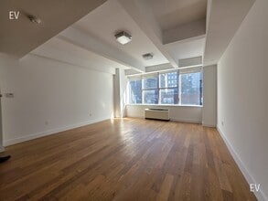Building Photo - 50 Murray St