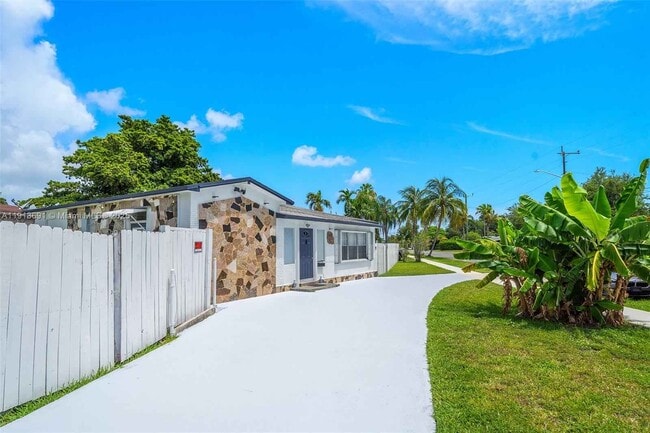 Foto del edificio - 600 SW 10th St