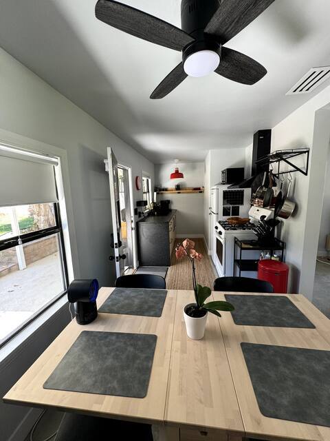 Foto del edificio - 10601 Foothill Blvd