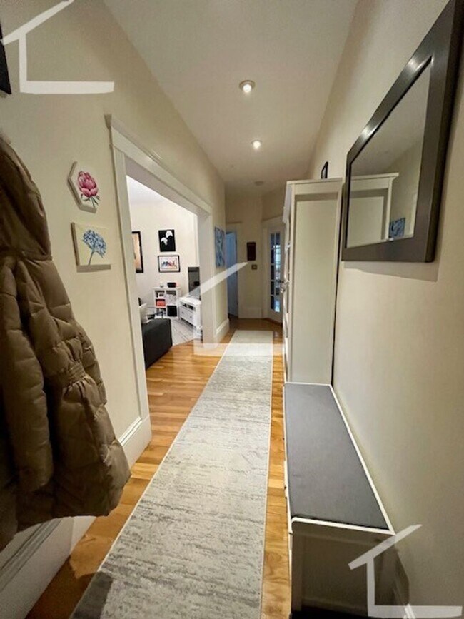 Foto del edificio - 7/1 Sunny, renovated 2.5BR near Coolide Co...