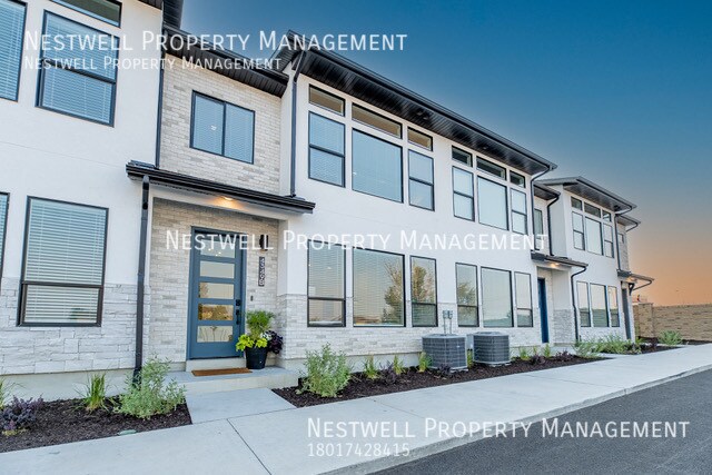 Primary Photo - $500 OFF 1ST MONTH'S RENT -Brand New Stunn...