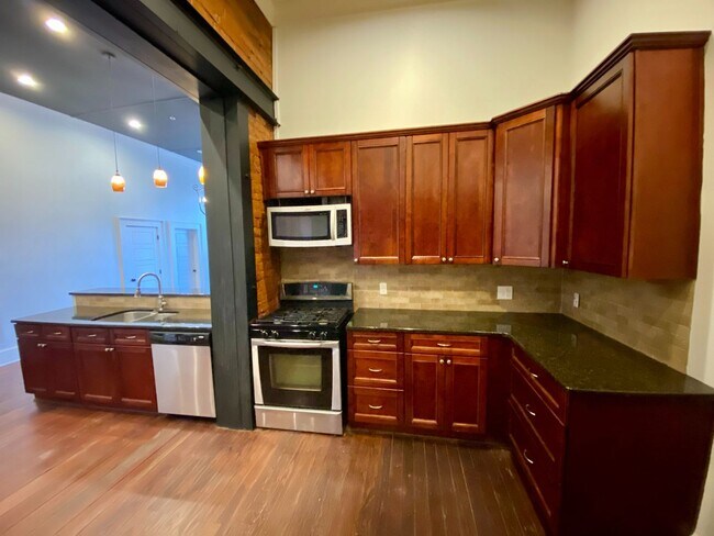Foto del edificio - Beautiful 2BR/2BA Loft in Downtown Opelika