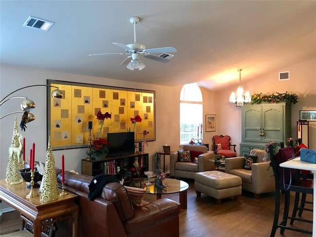 Building Photo - 10237 Beard Ave