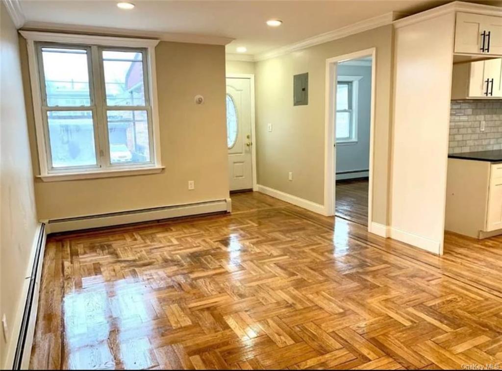 Foto del edificio - 3234 Radcliff Ave