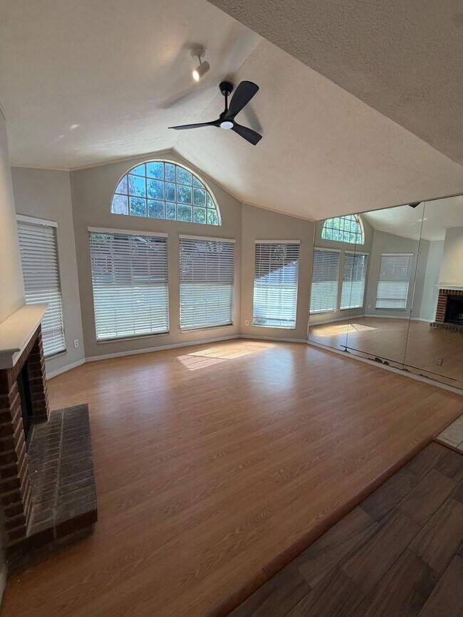 Foto del edificio - 949 Bird Bay Ct