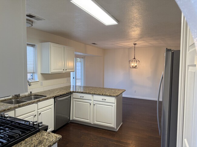 Building Photo - 10538 Olympic St NW