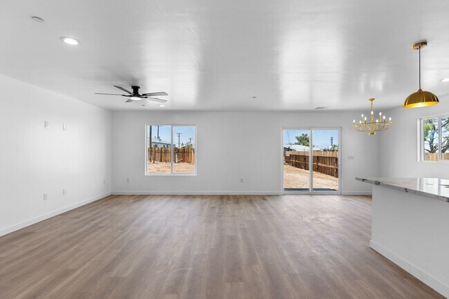 Foto del edificio - 932 W Burns Ave