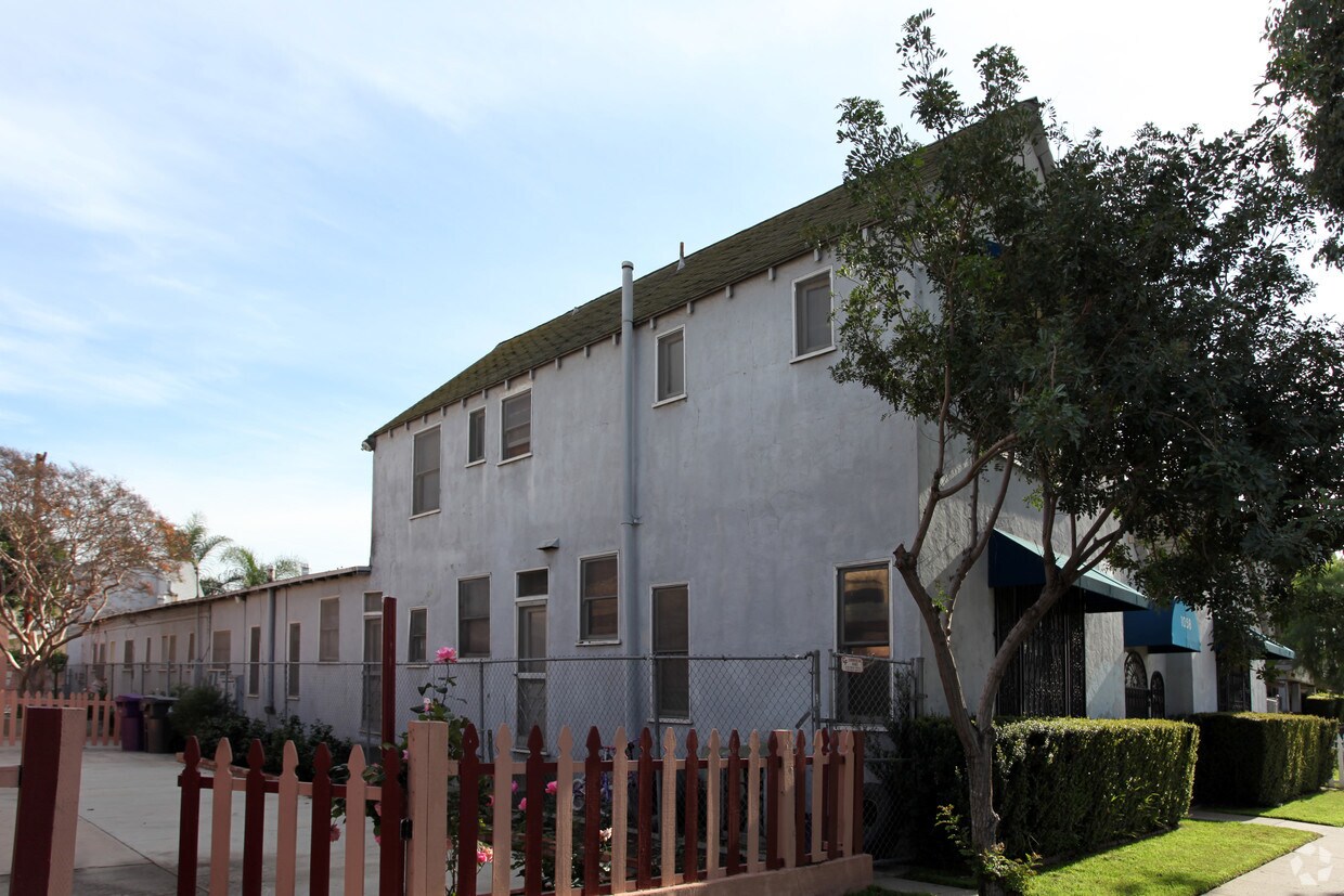 Building Photo - 1058 Molino Ave