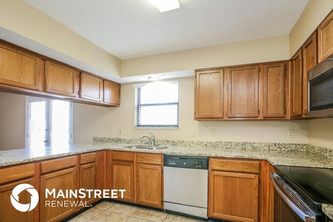 Building Photo - 1663 Rogers Cir