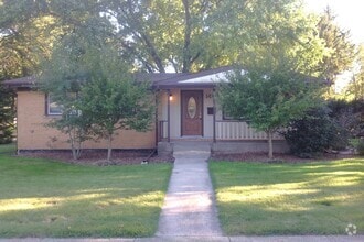 Casas en Alquiler Cerca de Mi - Busca Hogares Cercano | Apartamentos.com