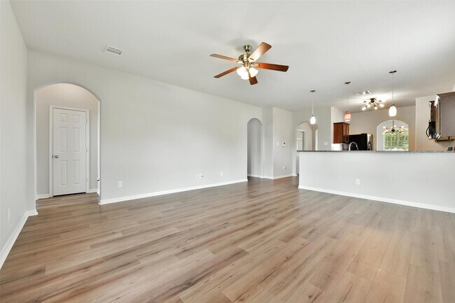Building Photo - 737 Grassy Knoll Ln
