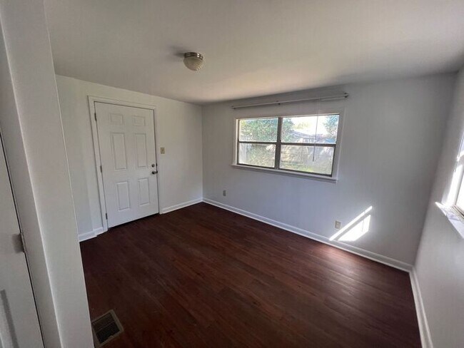 Foto del edificio - Scenic Heights - 3 Bedroom, 2 Bathroom