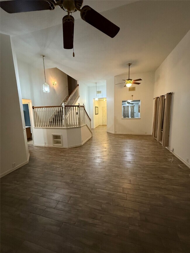 Foto del edificio - 4814 Russet Trail Ct