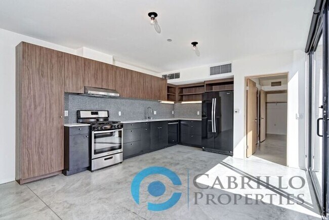 Foto del edificio - 2870 Fourth Ave